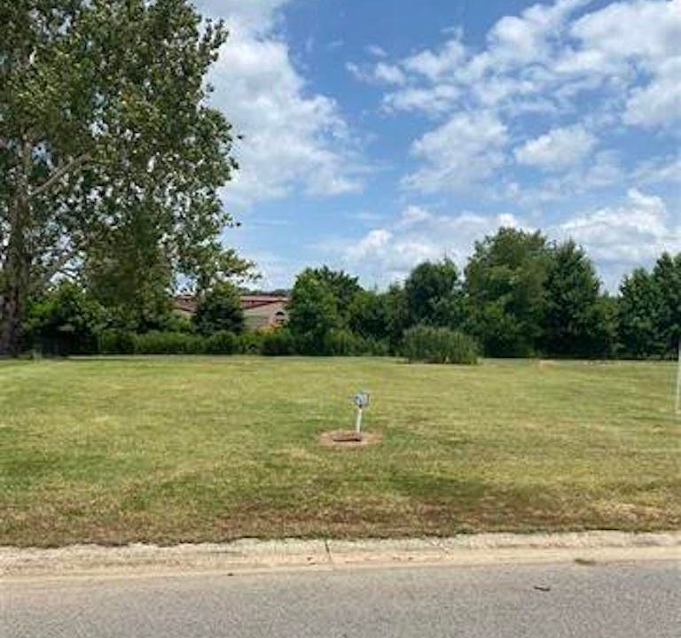 2nd image of 380 Princeton Dr