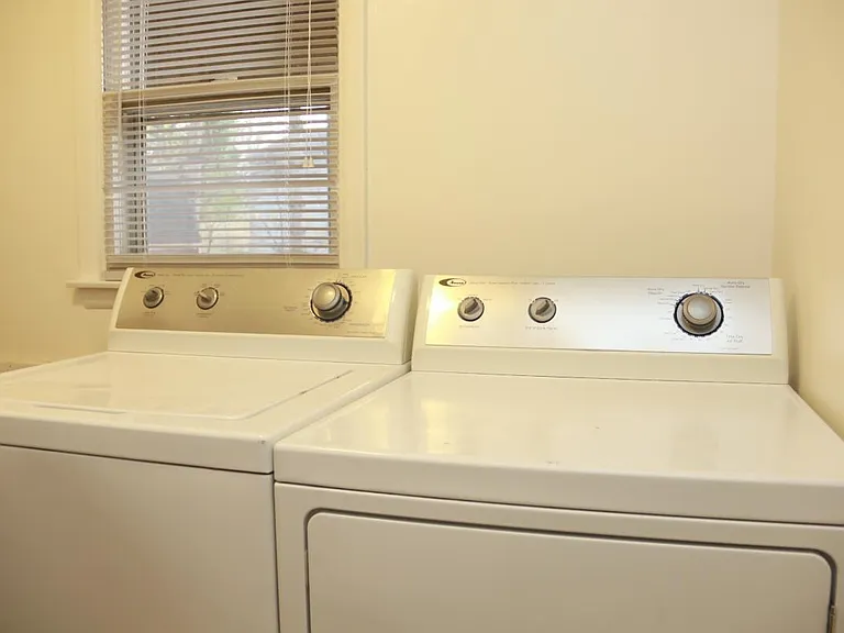 252 Marcus St SW — Photo 19