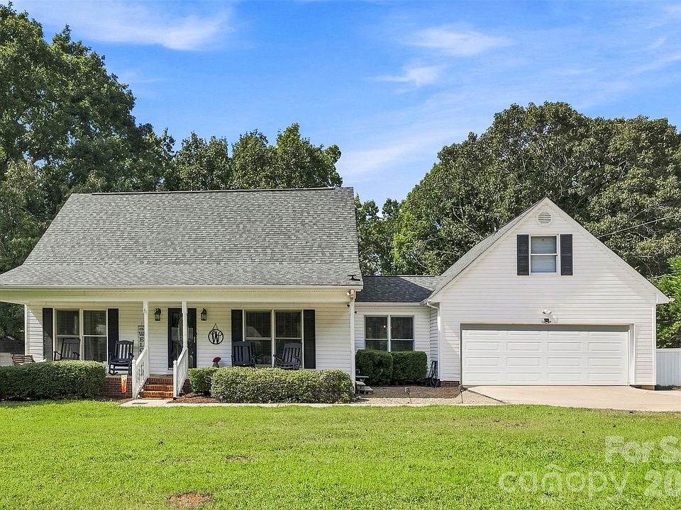 1st image of 110 Crystal Brook Dr