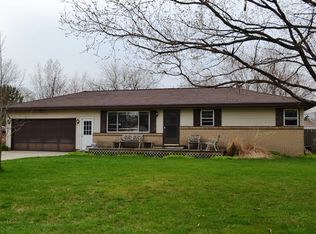 7447 Magnolia Dr, Jenison, MI 49428