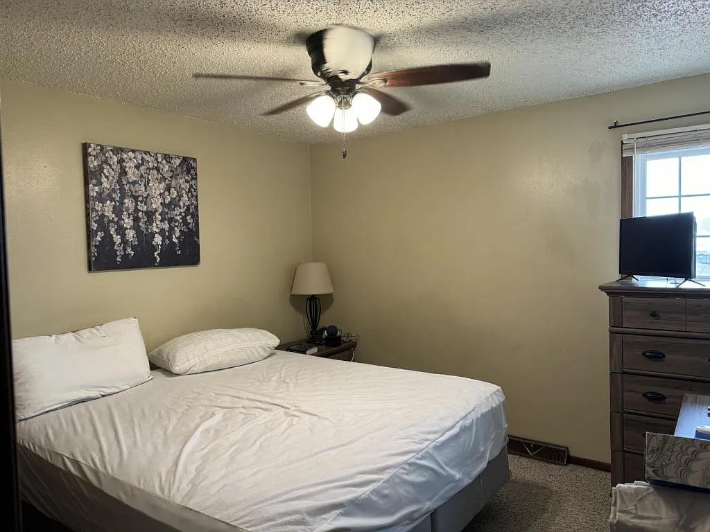 3719 W Princeton Ave — Photo 2