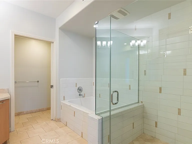 268 Caruso Ave — Photo 28