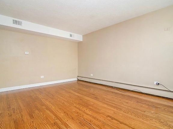 3rd image of 5442 S Laramie Ave #2