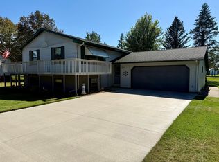 954 Lilac Dr, Sauk Centre, MN 56378