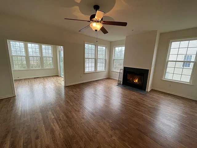 3 bed, 2.5 bath, 2000 sqft, $2,700 — Photo 1
