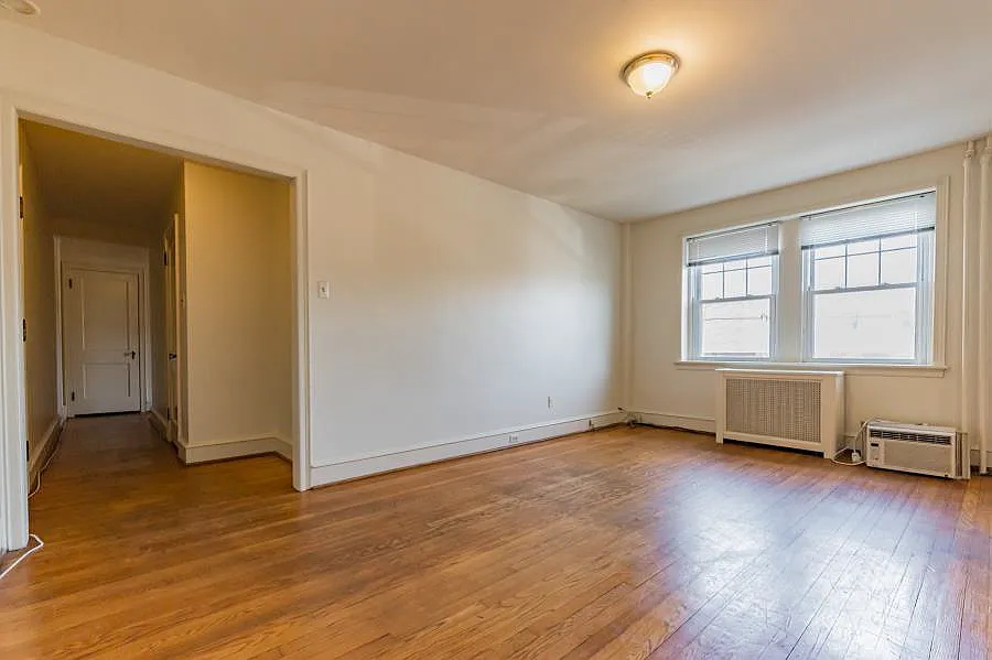Hazel Apartments — Photo 4