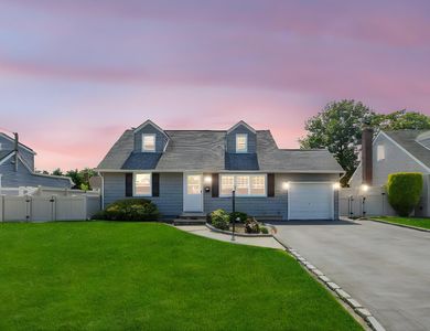 2284 Oxford Street, East Meadow, NY, 11554