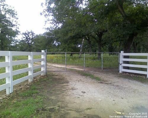 2nd image of 521 County Road 321
