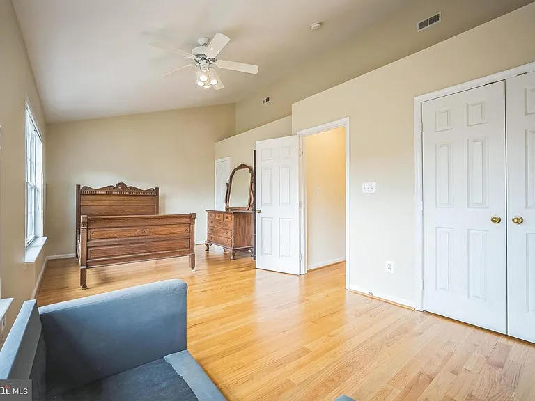 11551 Laurel Lake Sq — Photo 7