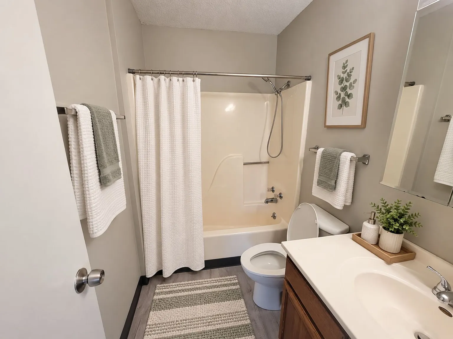 Belmont Park Apartments — Photo 3