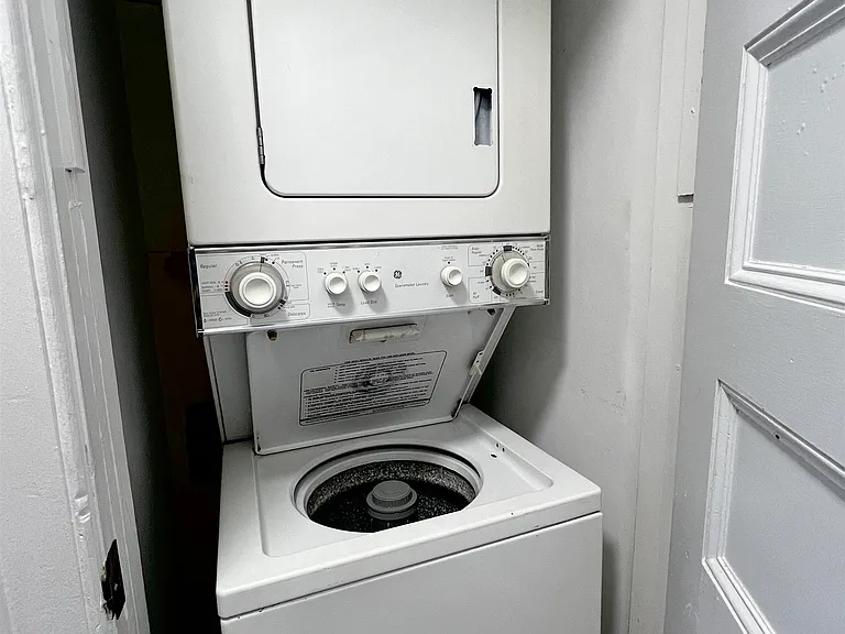 183 Montgomery St #2 — Photo 11