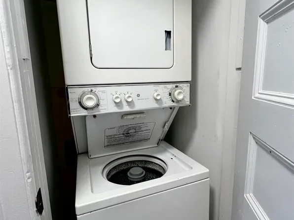 183 Montgomery Street image 11 of 12