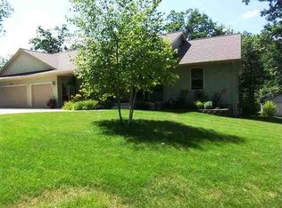 10547 Tall Oaks Ct, Roscommon, MI