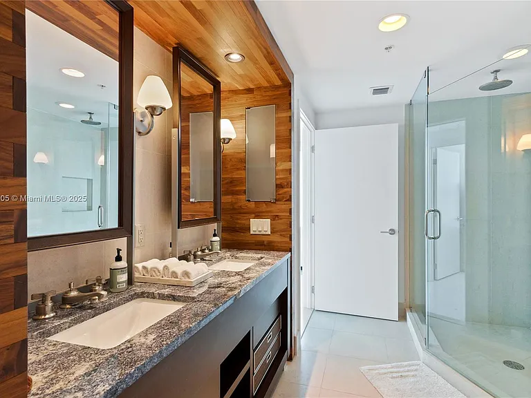 6899 Collins Ave — Photo 5