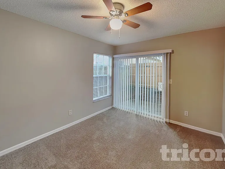 682 Channing Dr — Photo 12
