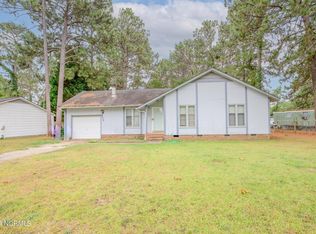 6413 Shady Ln, Fayetteville, NC 28304