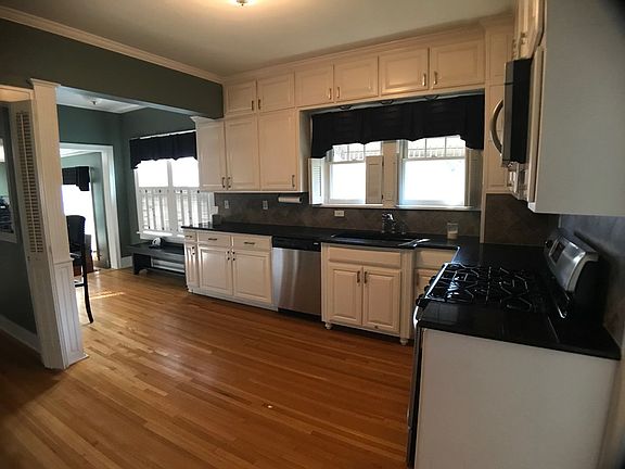 5th image of 406 Winwood Dr