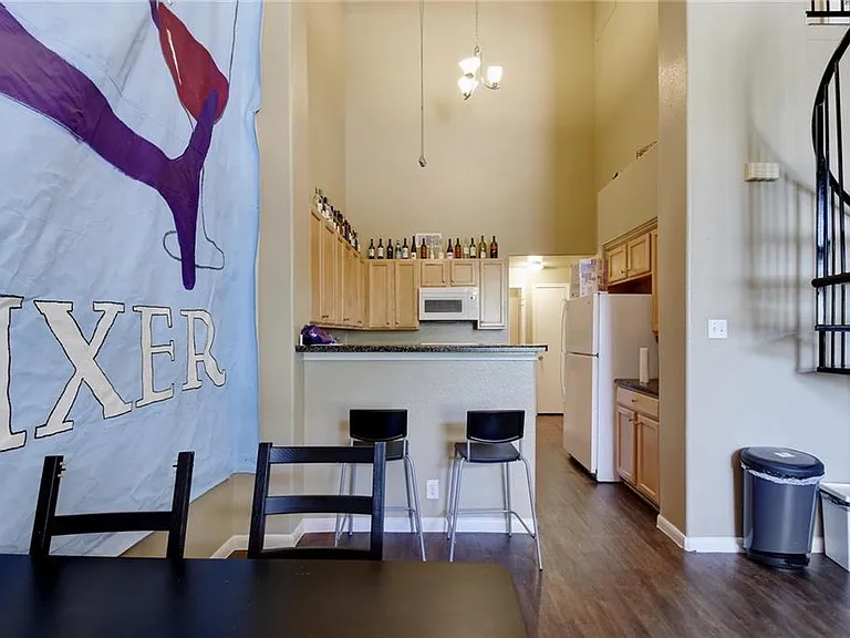 2606 Salado St #401 — Photo 9