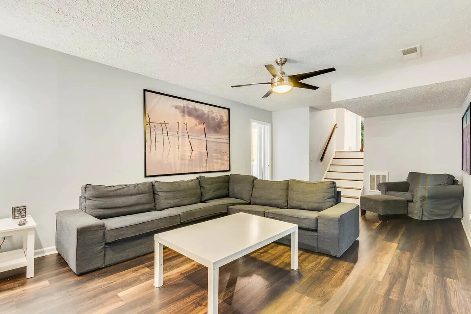 5 bed, 3.0 bath, 2766 sqft, $5,680 — Photo 1