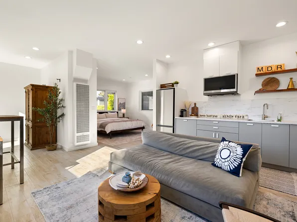 831 Dickson St, Marina Del Rey, CA 90292