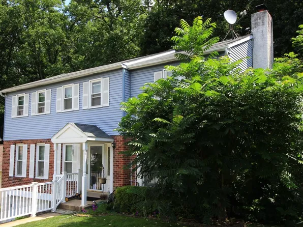135 Eaton Dr, Wayne, PA 19087