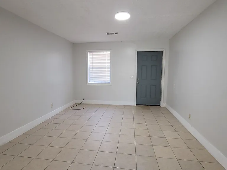 2406 Dawson St #2 — Photo 3