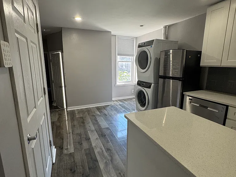 1429 N Hollywood St #2 — Photo 2