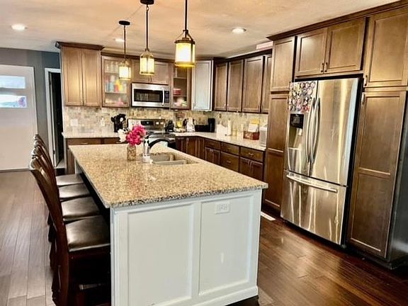 5th image of 1121 Shady Ln