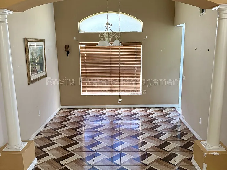 1501 Chevington Ct — Photo 6