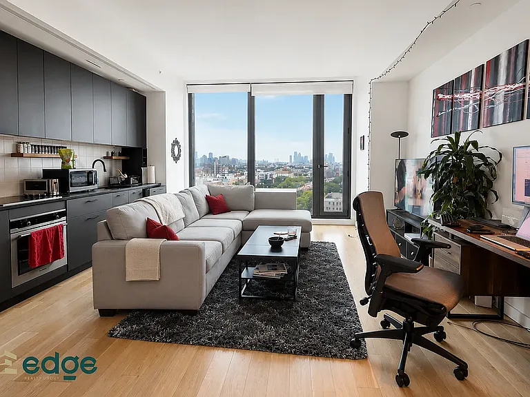 329 Broadway #906 — Photo 1