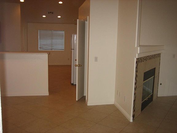 4th image of 2710 Tropical Sands Ave
