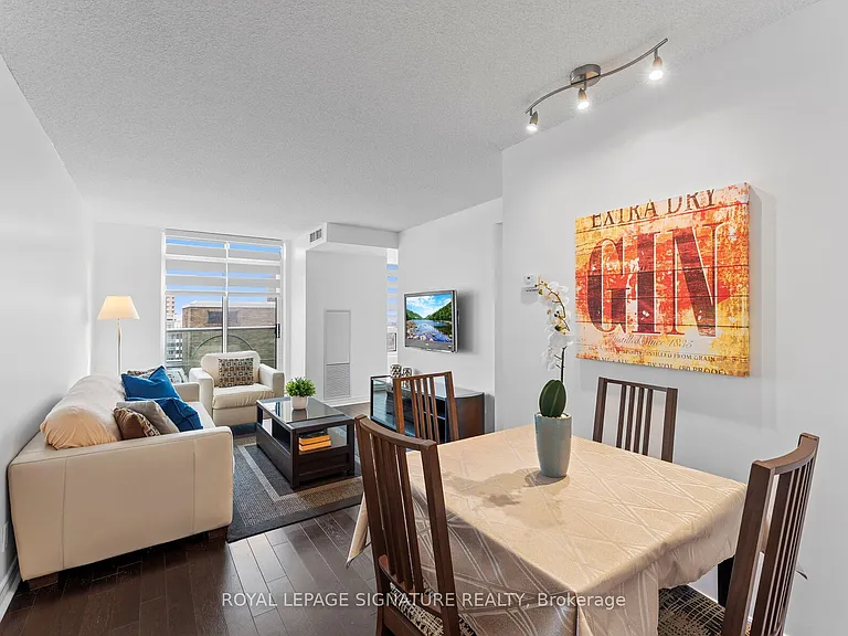 212 Eglinton Ave E #1411 — Photo 5