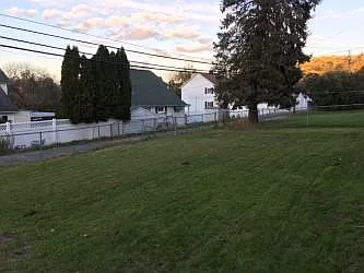 77 Campbell Ave — Photo 6