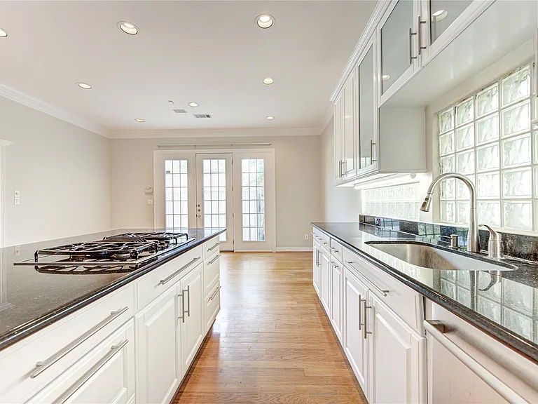 2124 Nantucket Dr #A — Photo 10
