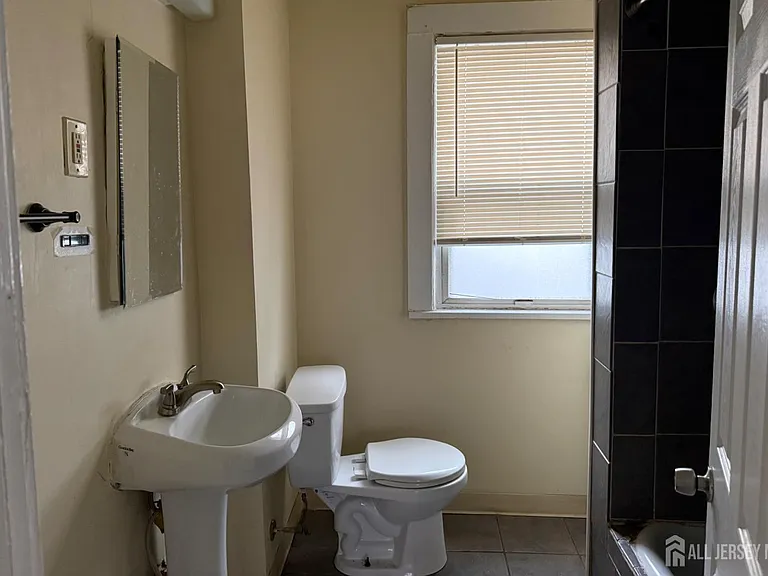 65-67 Monticello Ave #1 — Photo 6