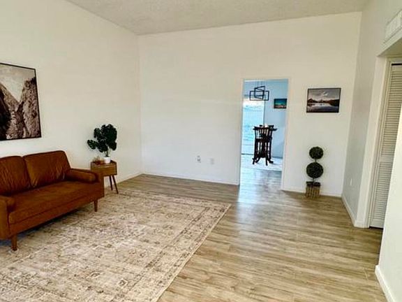 3rd image of 14202 N LAKEFOREST Drive