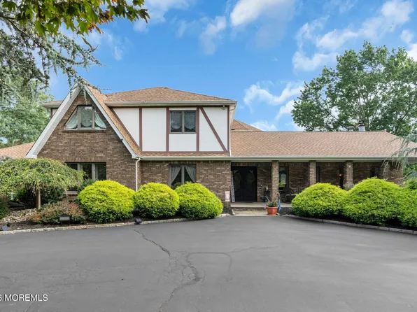 3 Peachtree Lane, Manalapan, NJ 07726