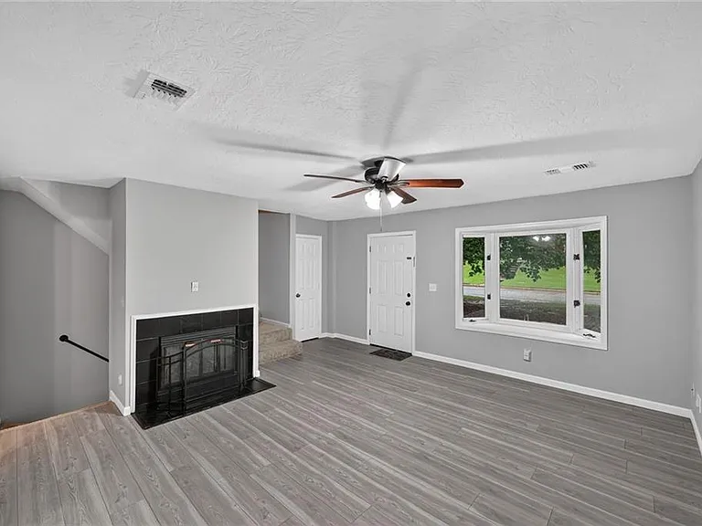 226 High Creek Dr — Photo 7