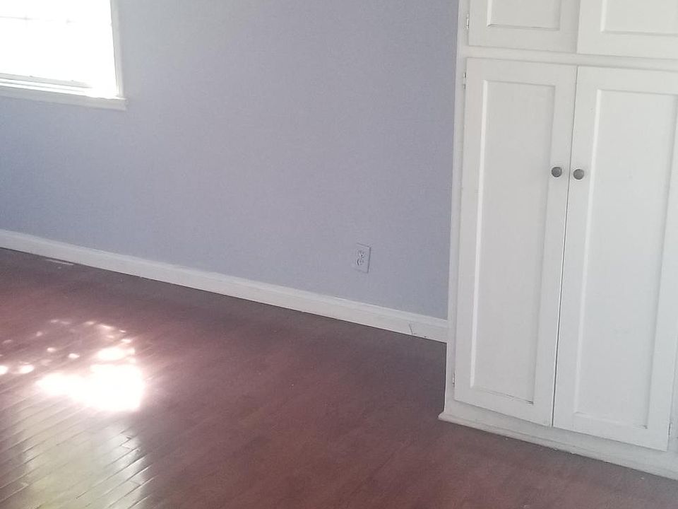 1st image of 9712 Bradwell Ave