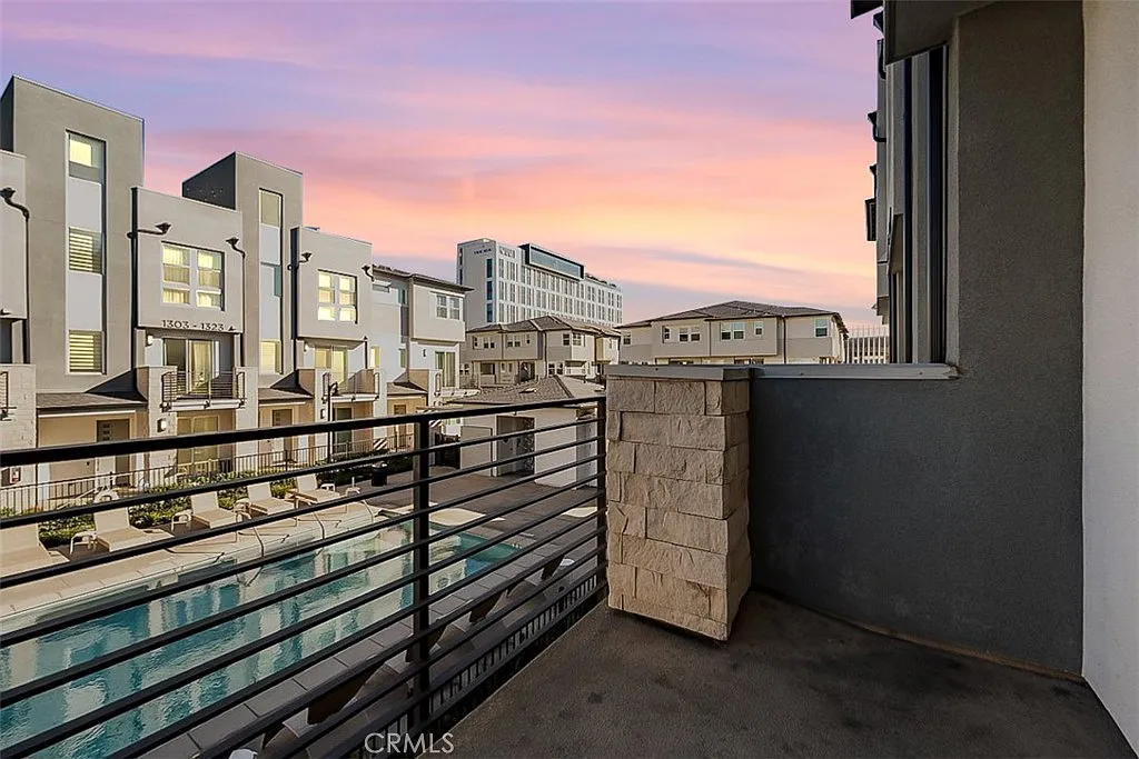 4 bed, 3.5 bath, 1913 sqft, $5,000 — Photo 3
