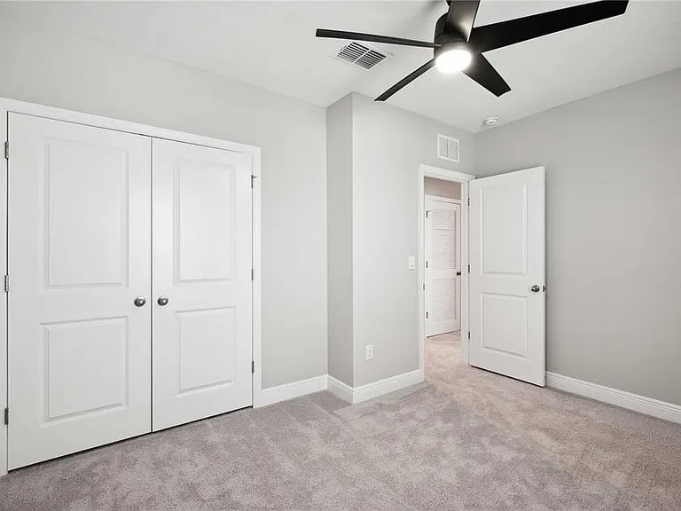 2560 Warren Acres Blvd — Photo 25