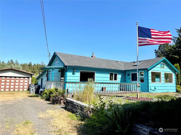 208 Oyehut Road, Hoquiam, WA 98550