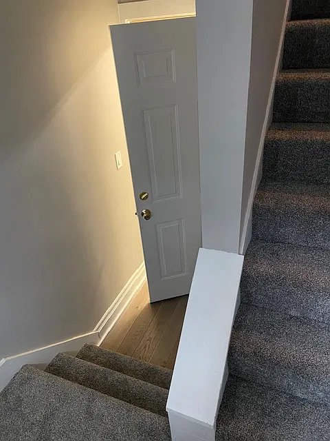private turn stairwell
