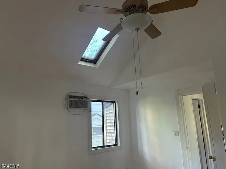 19 Windemere Ave #10 — Photo 8
