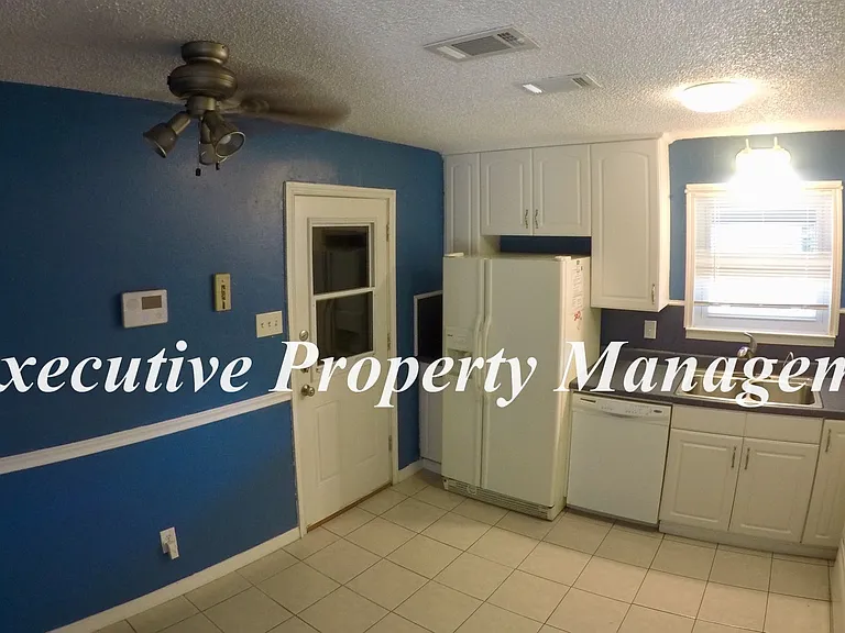 908 Deorsam Dr — Photo 4