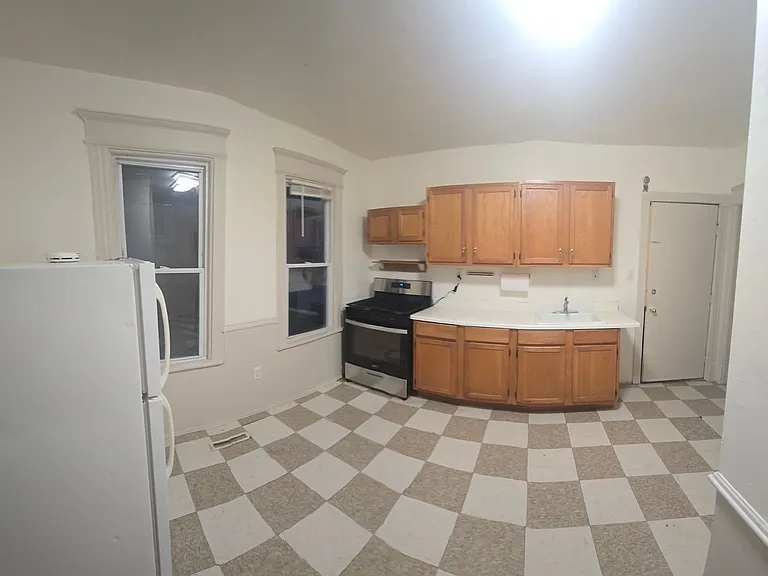 1818 N Pulaski St #2 — Photo 4