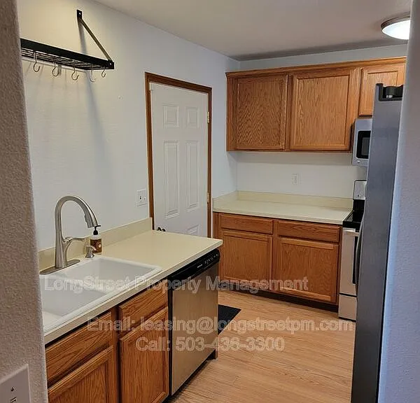 3121 NE Flintlock Pl — Photo 6