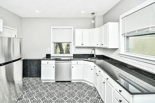 109 Walnut St #3 Photo 1
