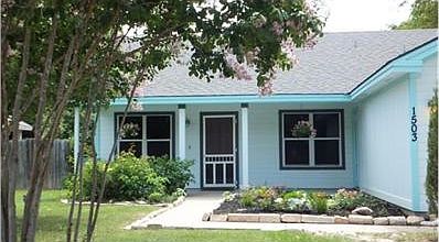 Newer built home yet has the Old Town charm and feel.