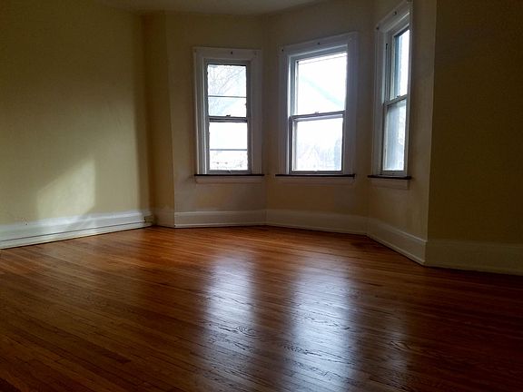 5th image of 1834 W 3rd Ave